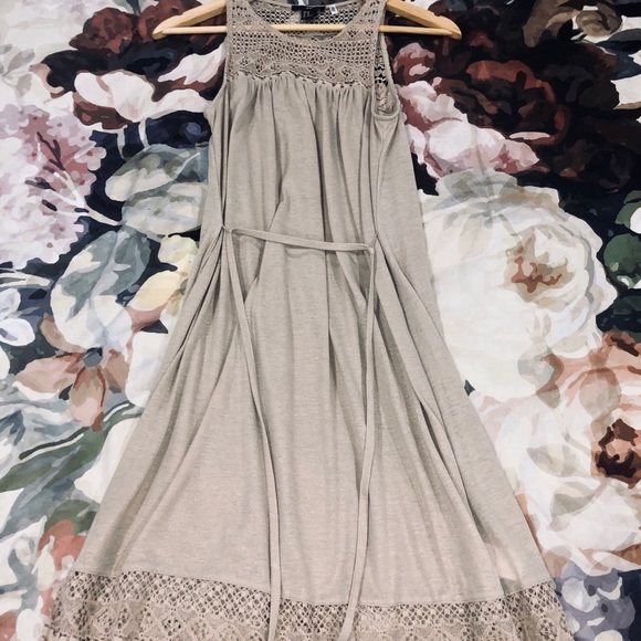 Dress - Picture 2 of 3